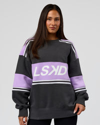 Woman wearing A-Team Sweater Oversize in Dark Storm-Pale Lilac | Model:Bianca | Size:XS