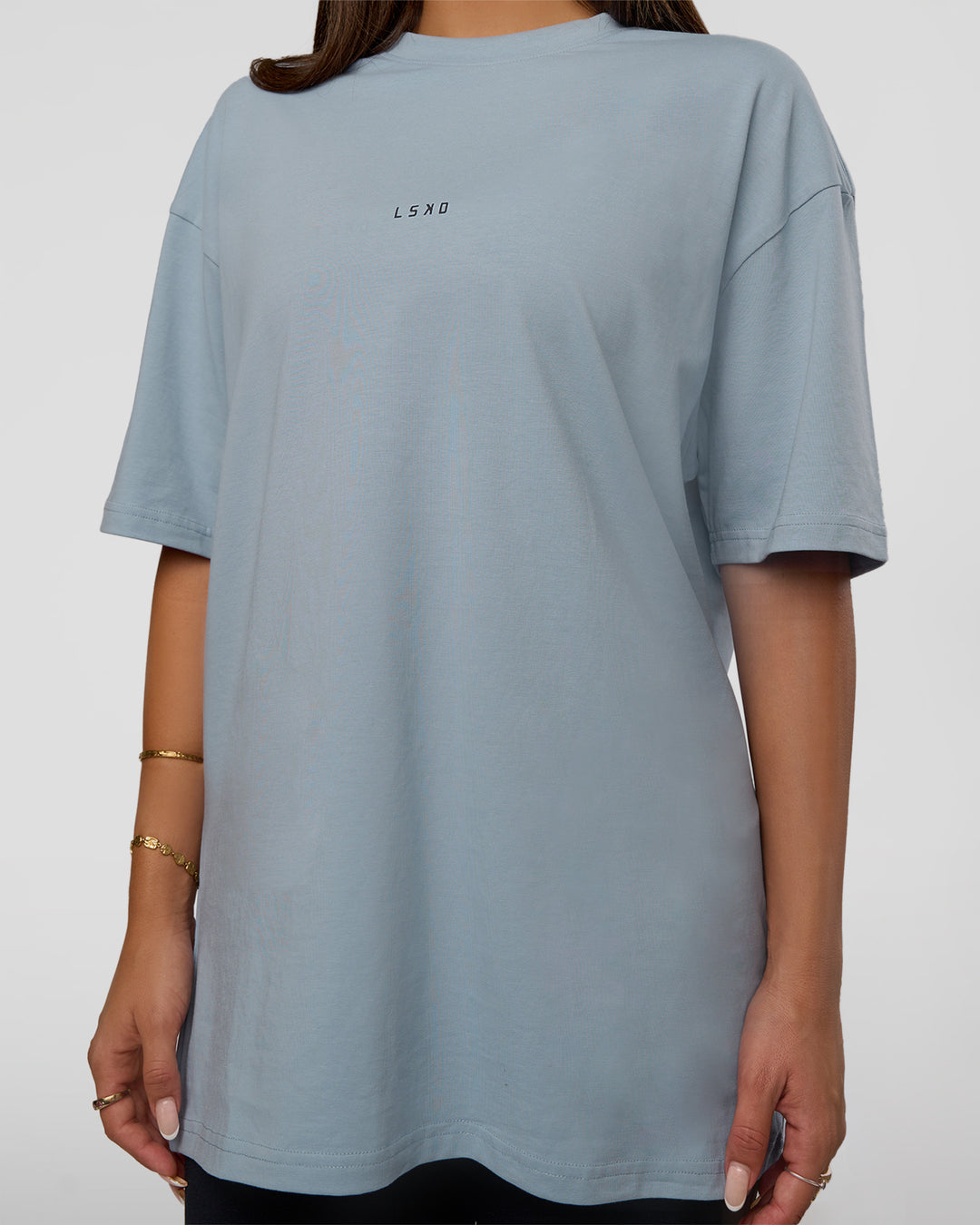 Woman wearing Abstract Haze FLXCotton Tee - Dusty Blue-Black | Model:Bianca | Size:XS