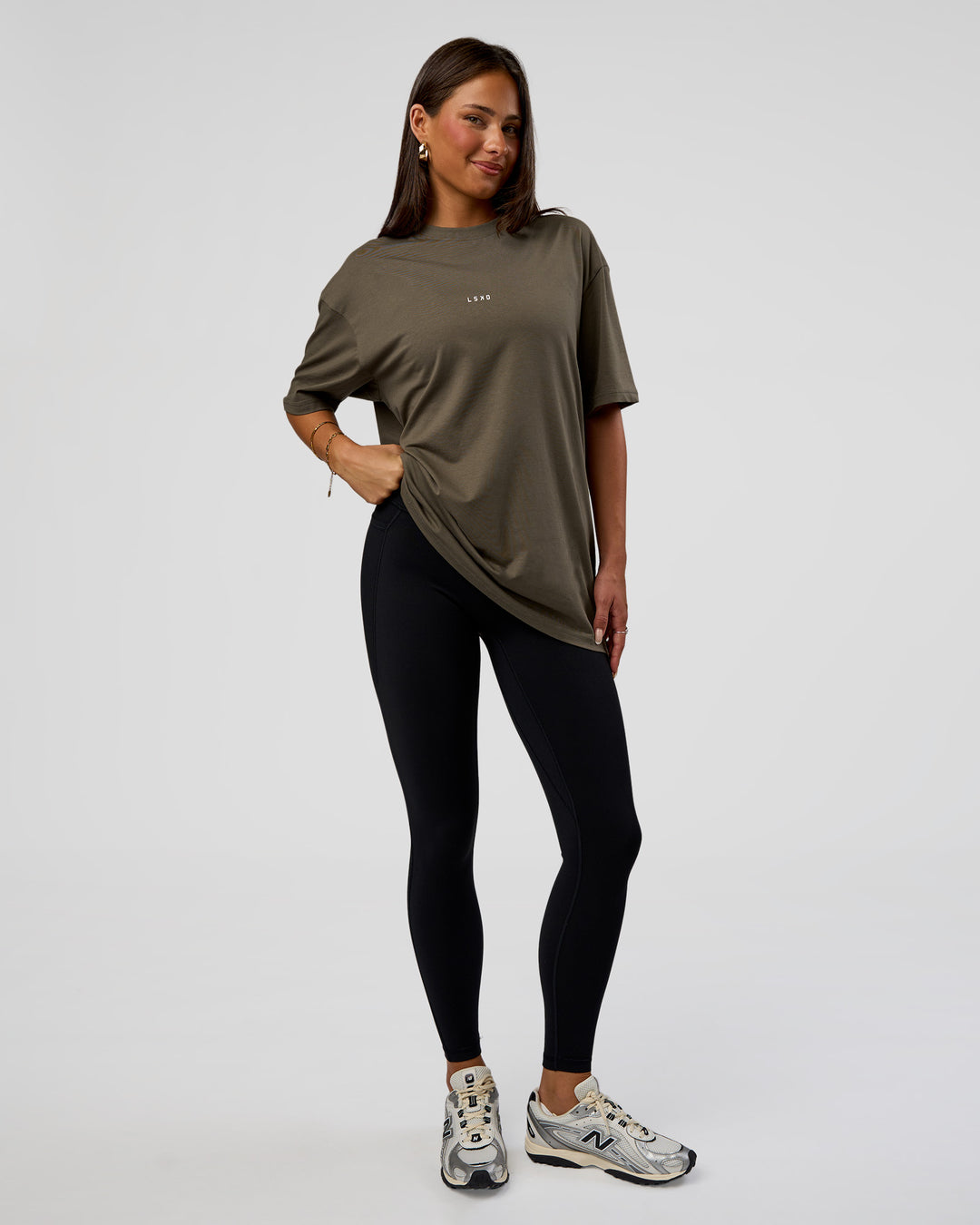 Woman wearing Abstract Haze FLXCotton Tee - Walnut Grey-White | Model:Bianca | Size:XS