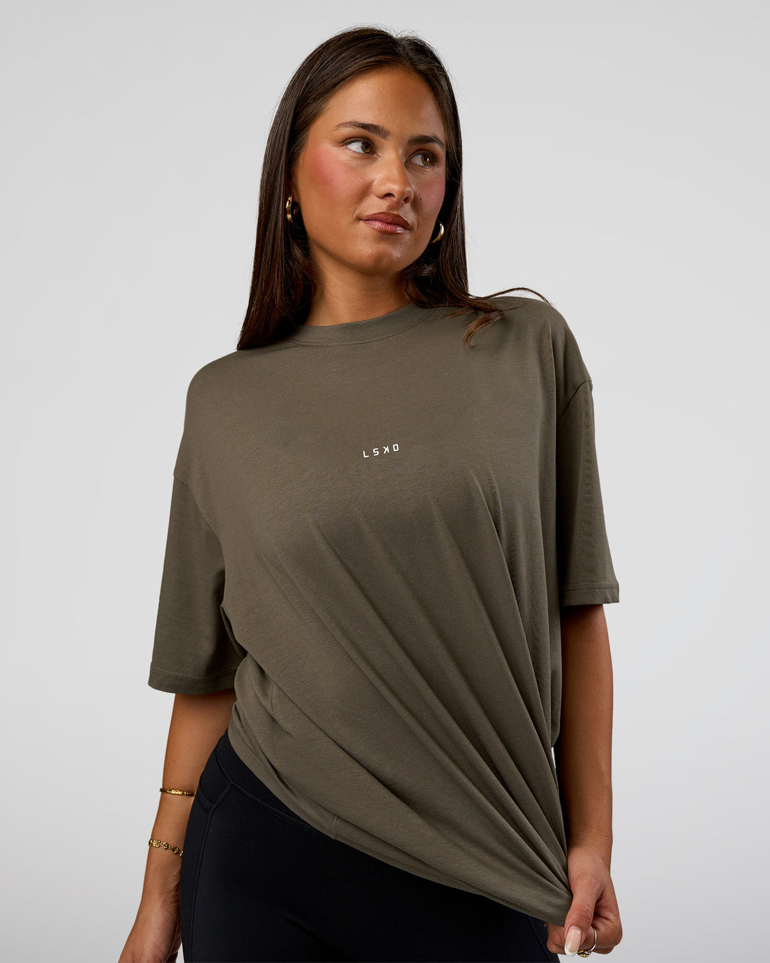 Woman wearing Abstract Haze FLXCotton Tee - Walnut Grey-White | Model:Bianca | Size:XS