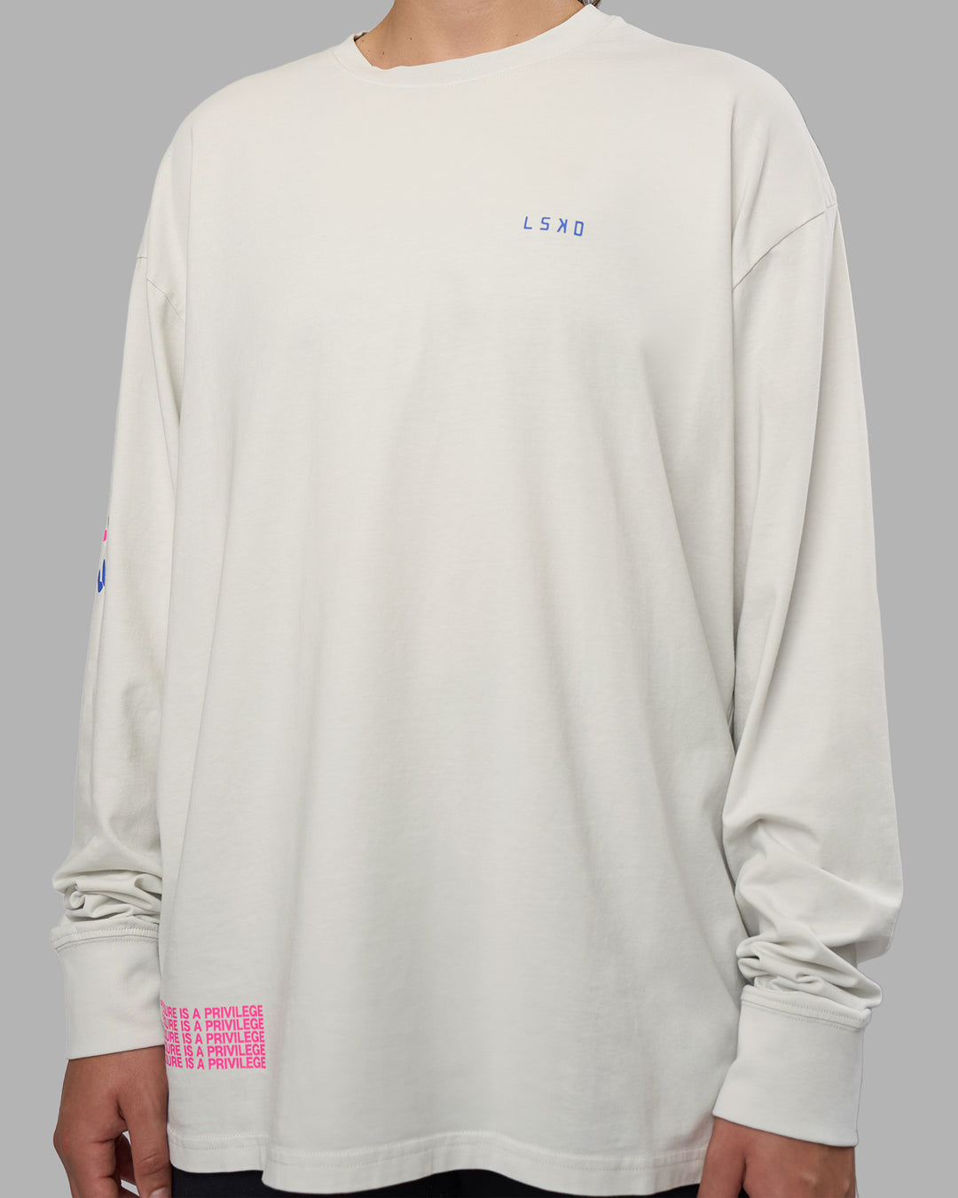Woman wearing Cali FLXCotton Oversized Long Sleeve Tee - Digital Mist Washed | Model:Charlize | Size:XS