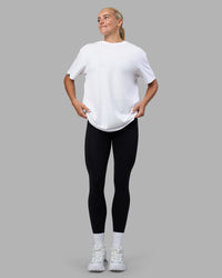 Woman wearing Easy FLXCotton Tee Oversize - White | Model:Katie | Size:XS | Thumbnail Index: 5