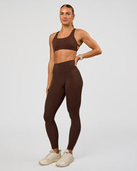 Woman wearing Fusion Ultra High-Rise Full Length Legging Pockets - Hot Chocolate | Model:Maja | Size:XS