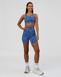Woman Fusion V-Contour Ultra High-Rise Mid Short Pockets in Energy Print Blue Multi | Model:Brylee | Size:XS