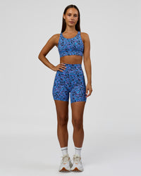 Woman Fusion V-Contour Ultra High-Rise Mid Short Pockets in Energy Print Blue Multi | Model:Brylee | Size:XS