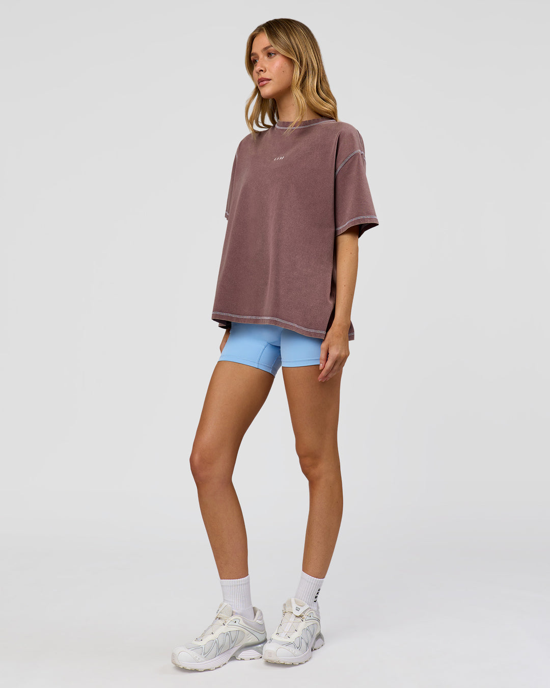 Woman wearing Go-To Contrast Oversized Heavyweight FLXCotton Tee - Cocoa Powder Washed-White | Model:Leilani | Size:XS
