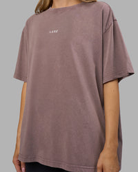 Woman wearing Go-To FLXCotton Oversized Tee - Peppercorn Washed | Model:Leilani | Size:XS