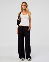 Woman wearing Go-To FLXCotton Scoop Neck Tank in White-Black | Model:Issy | Size:XS | Thumbnail Index: 7
