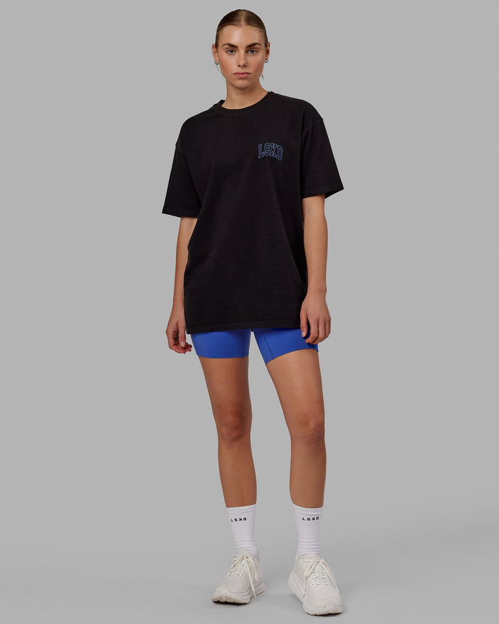 Woman wearing Unisex Guild Heavyweight Tee Oversize - Black