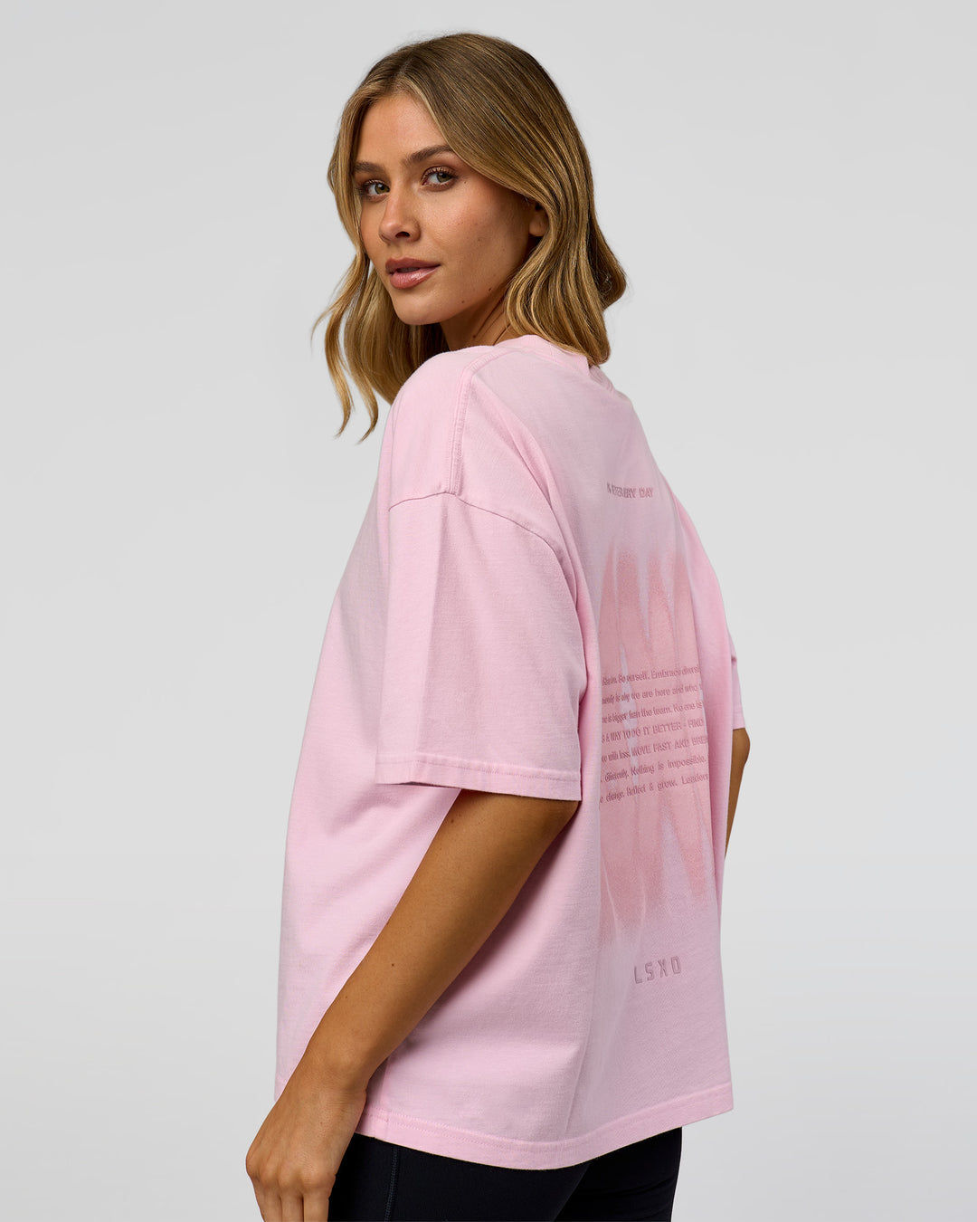 Woman wearing Memory in Motion Heavyweight Boxed Tee - Marshmallow Washed | Model:Leilani | Size:XS