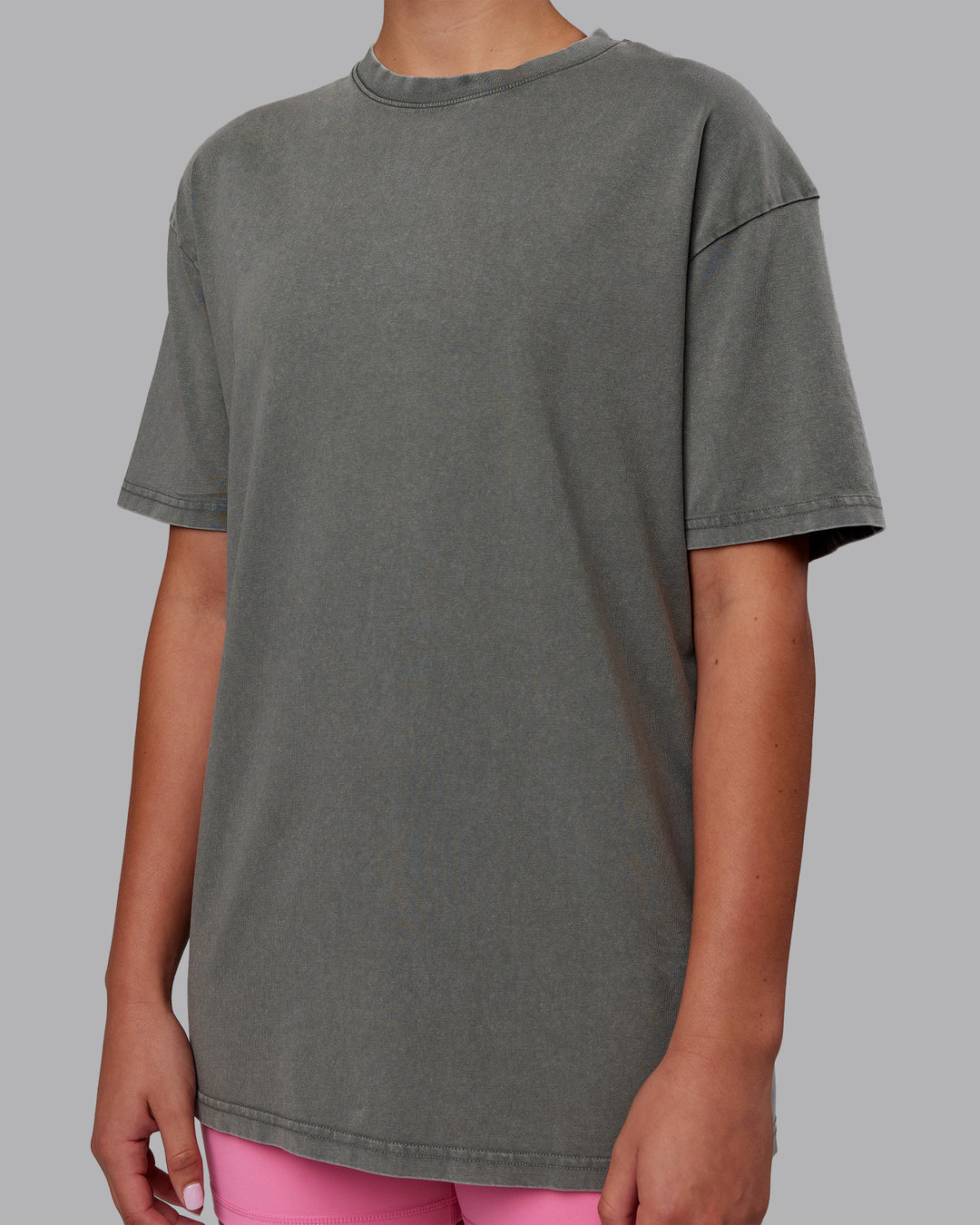 Woman wearing Rise &amp; Lift Washed FLXCotton Oversized Tee - Graphite-Purple Opulence | Model:Charlize | Size:XS