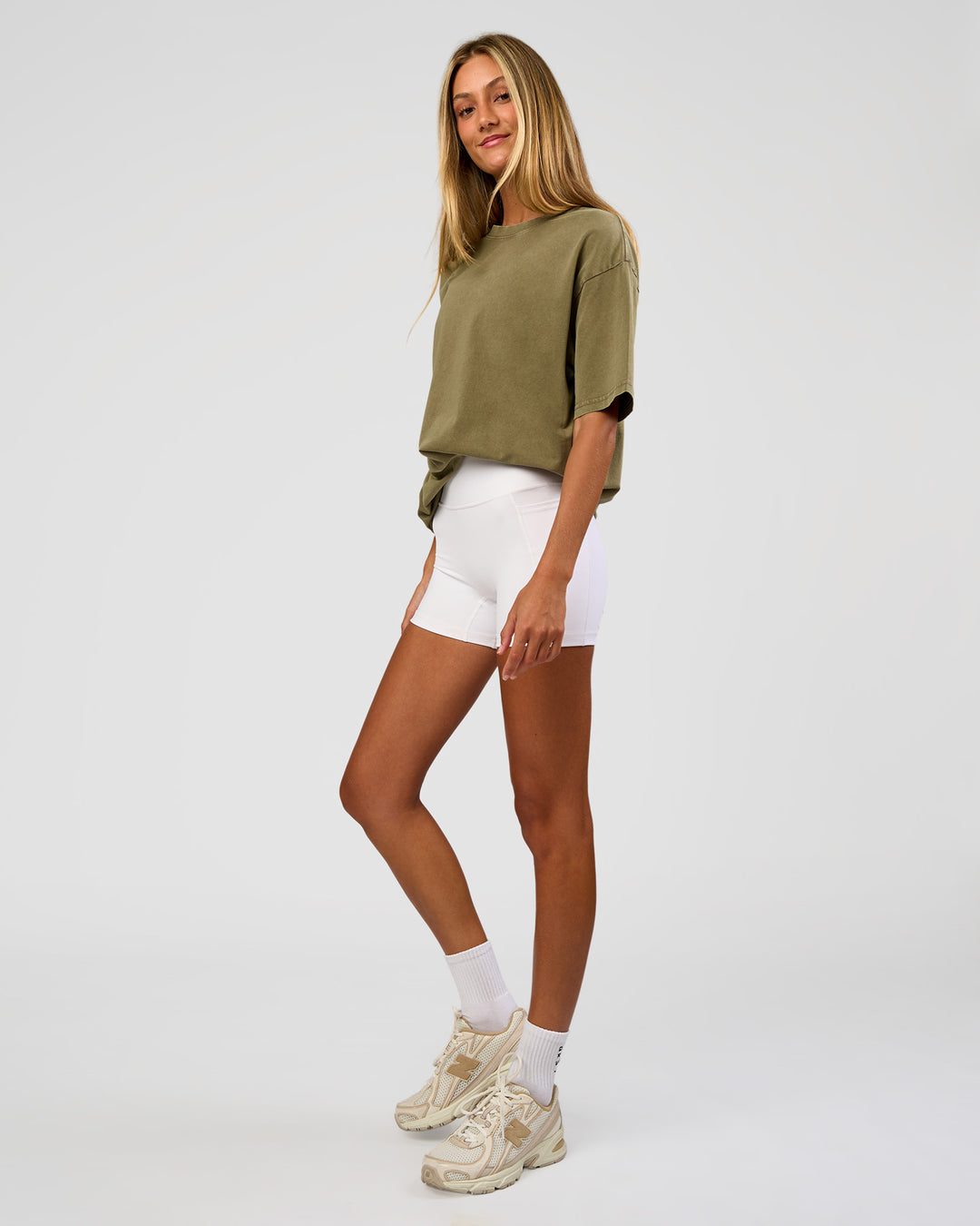 Woman wearing Shadow Mode FLXCotton Oversized Tee - Walnut Grey Washed | Model:Georgia | Size:XS