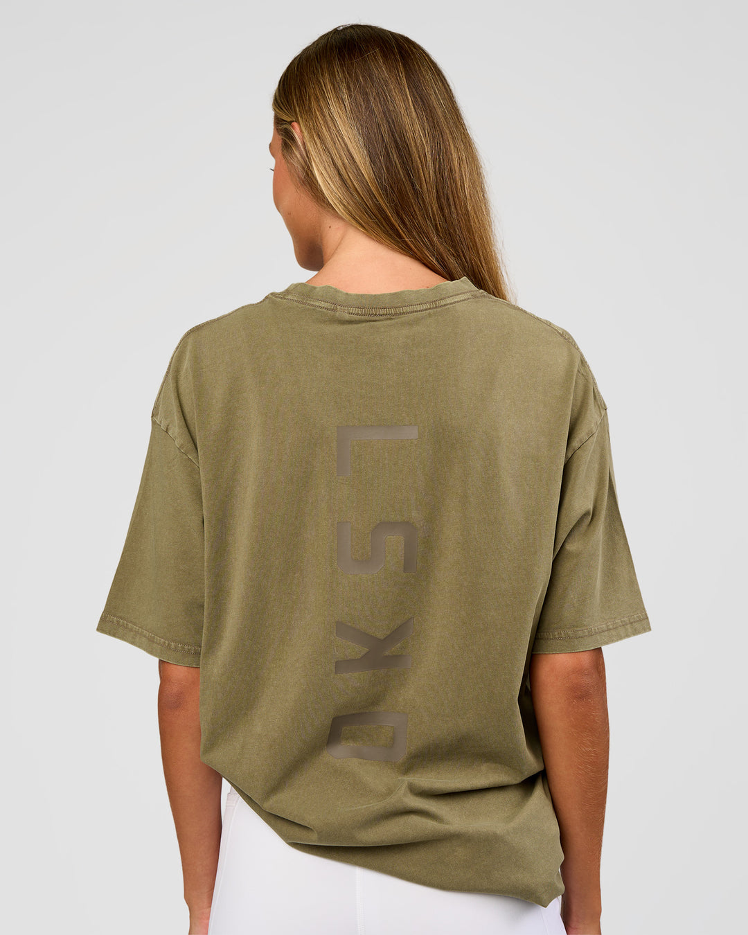 Woman wearing Shadow Mode FLXCotton Oversized Tee - Walnut Grey Washed | Model:Georgia | Size:XS