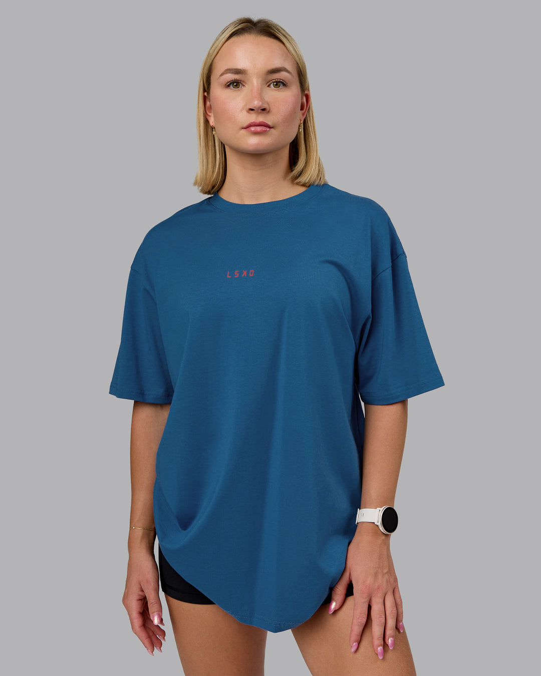 Woman wearing On Repeat FLXCotton Oversized Tee - High Tide-Claret | Model:Halle | Size:XS
