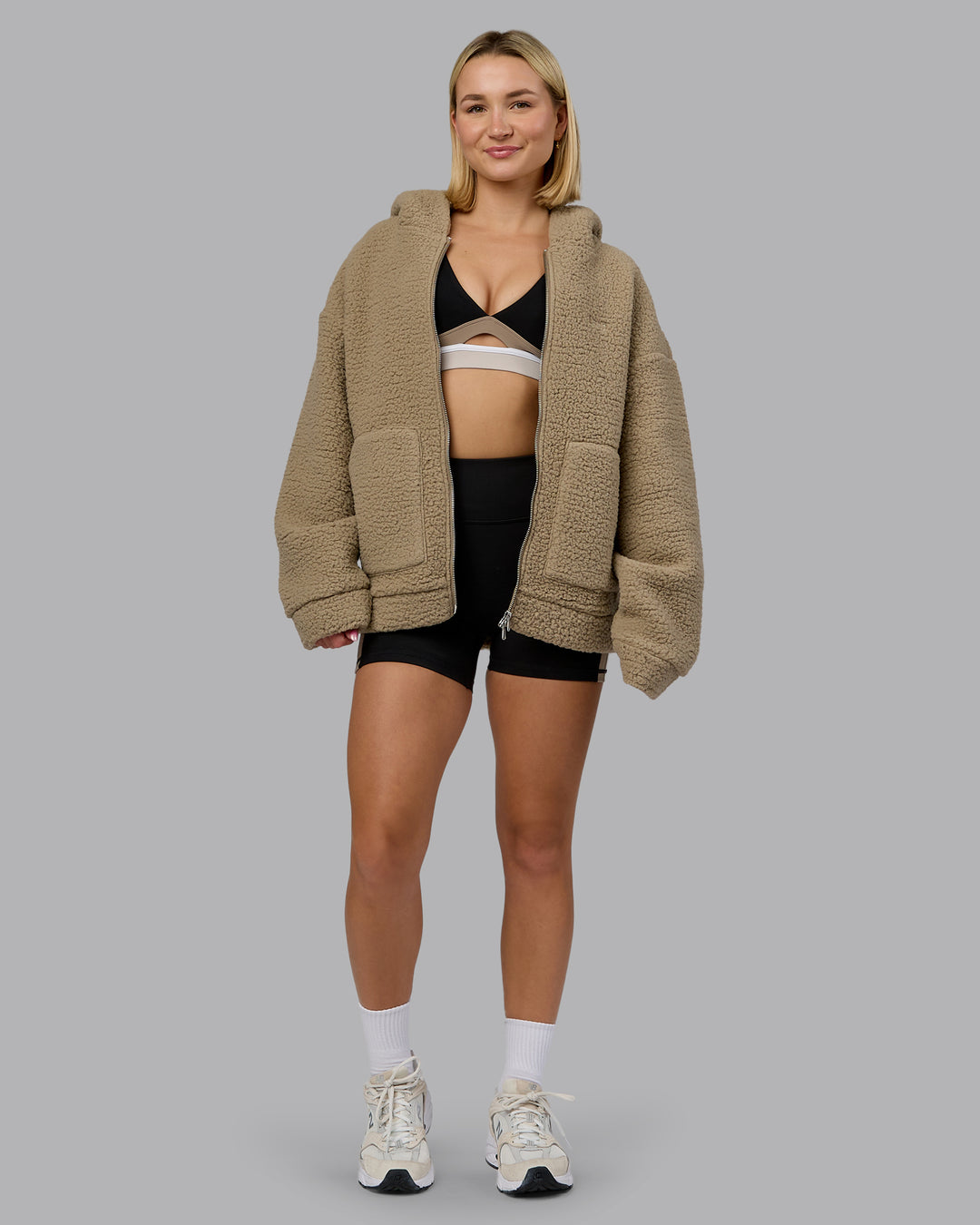 Woman wearing Sherpa Oversized Jacket - Greige | Model:Halle | Size:XS