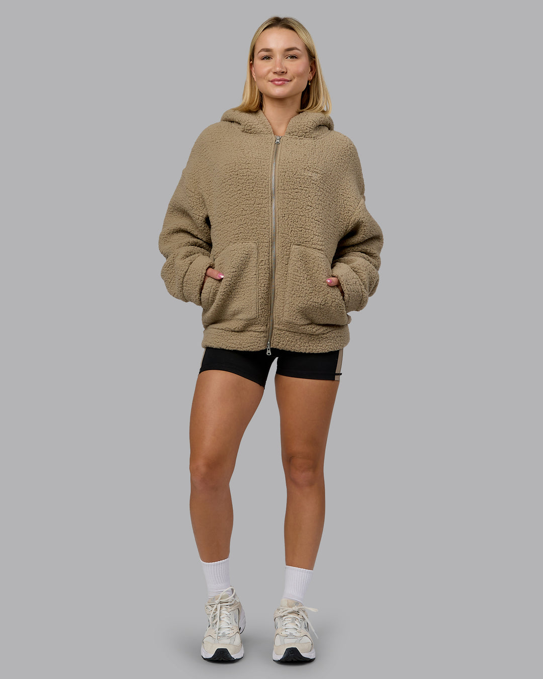Woman wearing Sherpa Oversized Jacket - Greige | Model:Halle | Size:XS