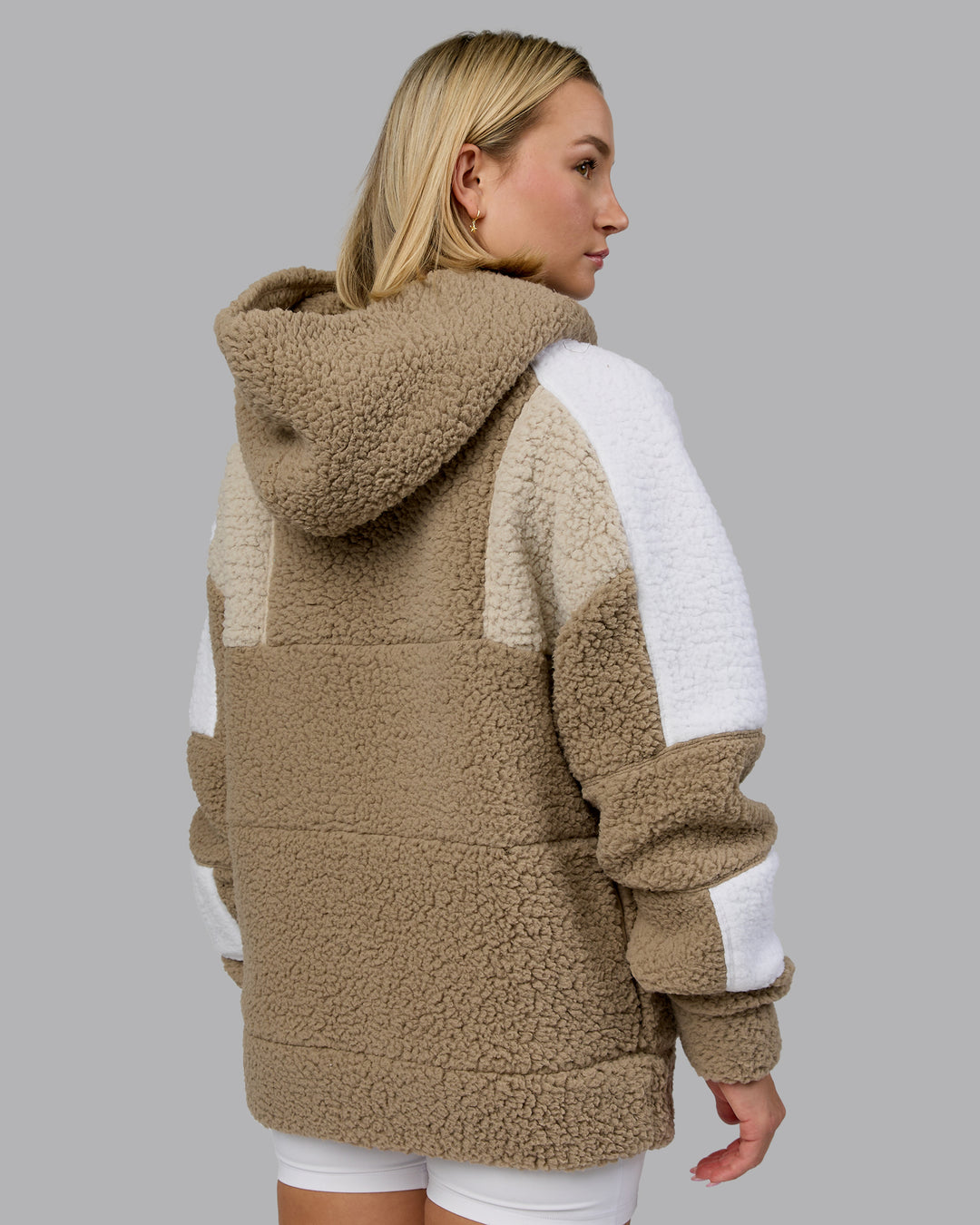 Woman wearing Sherpa Slam Hoodie Oversized - Greige-Shale Beige-White | Model:Halle | Size:XS