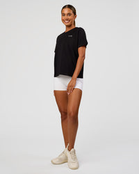 Woman wearing VS6 FLXCotton Regular Fit Tee - Black-White | Model:Charli | Size:XS