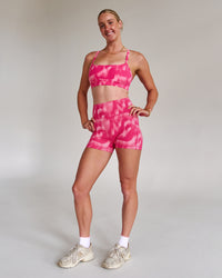 Campaign image of Momentum Sports Bra - Radiant Pink | Thumbnail Index: 5