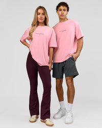 Duo wearing VS1 Enjoy The Journey FLXCotton Oversize Tee - Pink Rose | Model:Issy | Size:XS | Model:Leandro | Size:M | Thumbnail Index: 3
