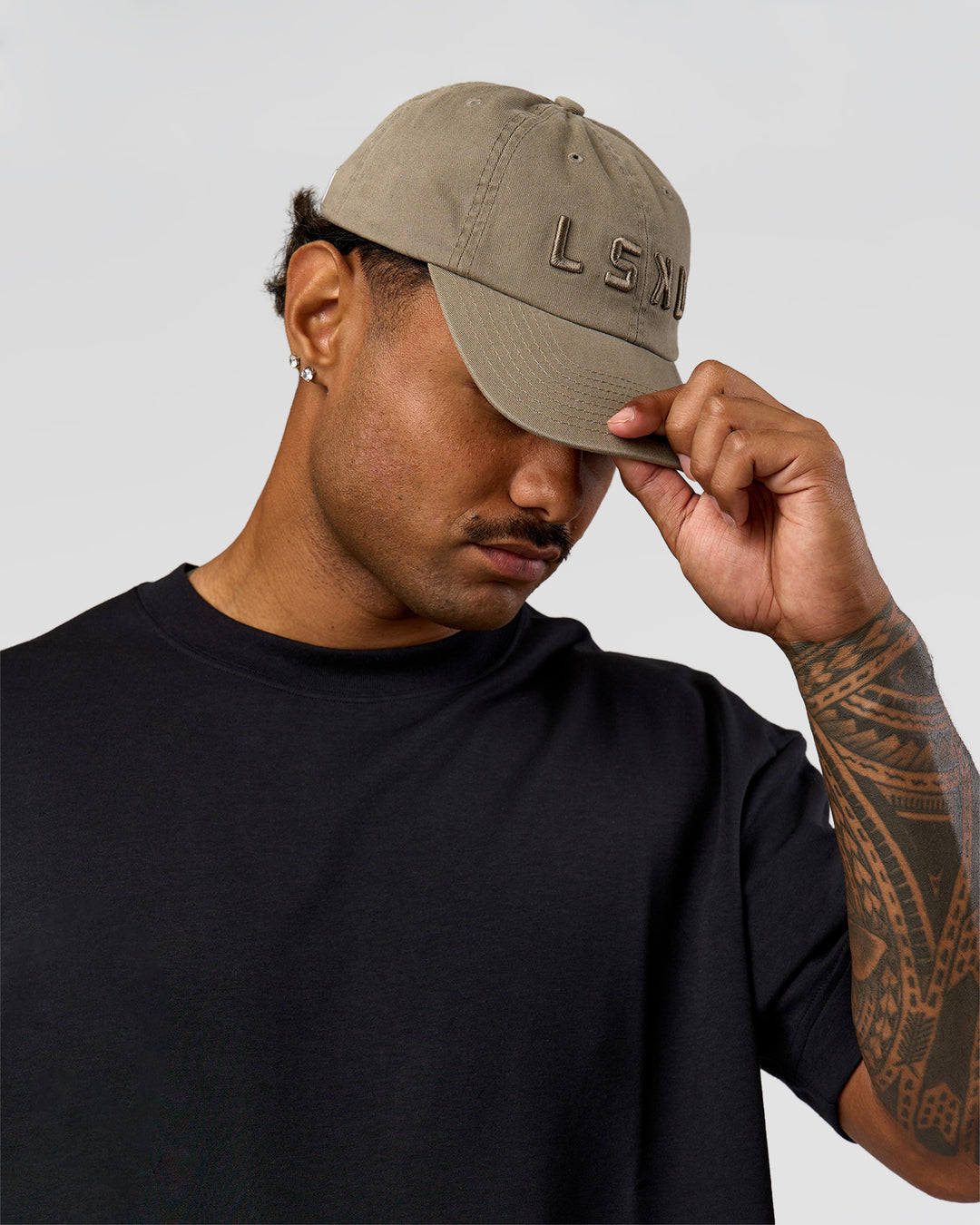 Man wearing Daily Cap - Taupe Ash | Model:Cap | Size:DAILY - view 9