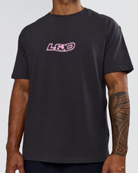 Man wearing SoCal 26 FLXCotton Oversize Tee  - Onyx-Pink Rose | Model:Xav | Size:L | Thumbnail Index: 4