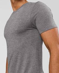 Man wearing AeroFLX+ Seamless Set In Tee Jacquard - Dark Storm/Alloy | Model:Albert | Size:M | Thumbnail Index: 1