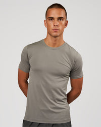 Man wearing AeroFLX+ Seamless Set In Tee - Storm Front/Storm Front | Model:Albert | Size:M | Thumbnail Index: 0