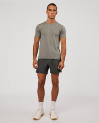 Man wearing AeroFLX+ Seamless Set In Tee - Storm Front/Storm Front | Model:Albert | Size:M | Thumbnail Index: 3