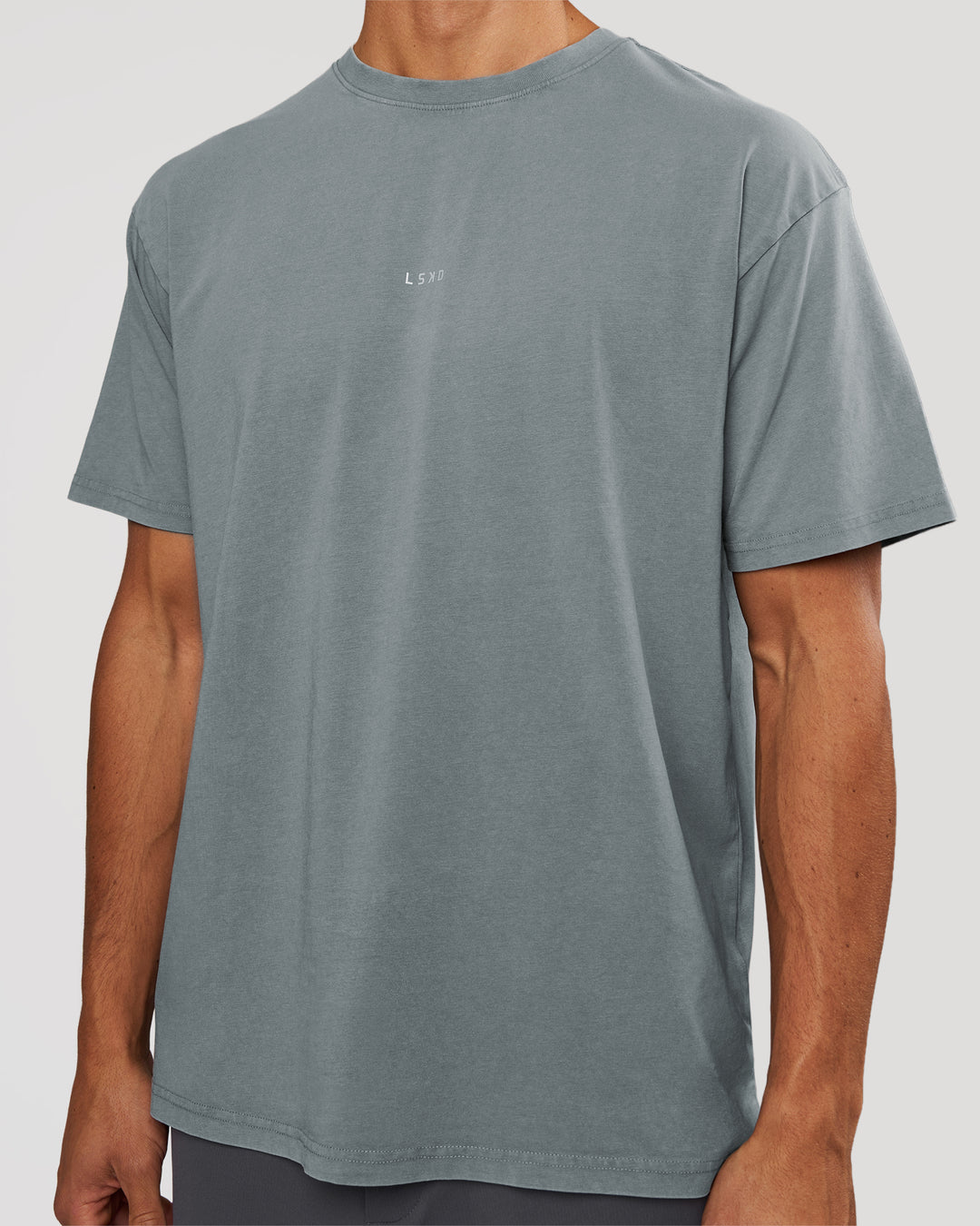Man wearing Base FLXCotton Tee Oversized - Blue Mirage Washed | Model:Albert | Size:M - view 2