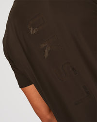 Man wearing Cadence Swift Tee - Ground Coffee | Model:Albert | Size:M | Thumbnail Index: 5