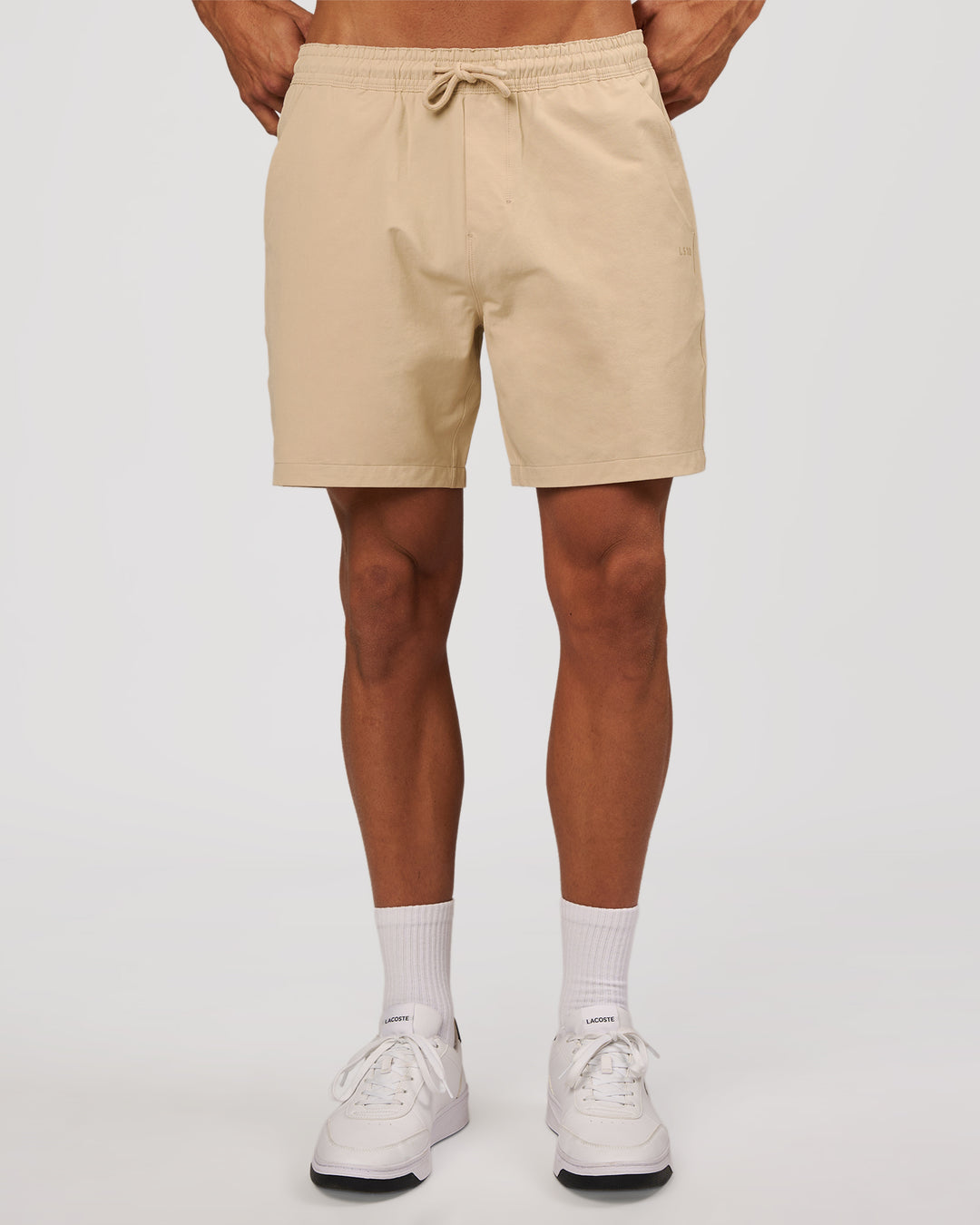 Man wearing Daily 7" Short 3.0 - Dunedust | Model:Albert | Size:M - view 2