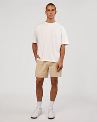Man wearing Daily 7" Short 3.0 - Dunedust | Model:Albert | Size:M | Thumbnail Index: 4