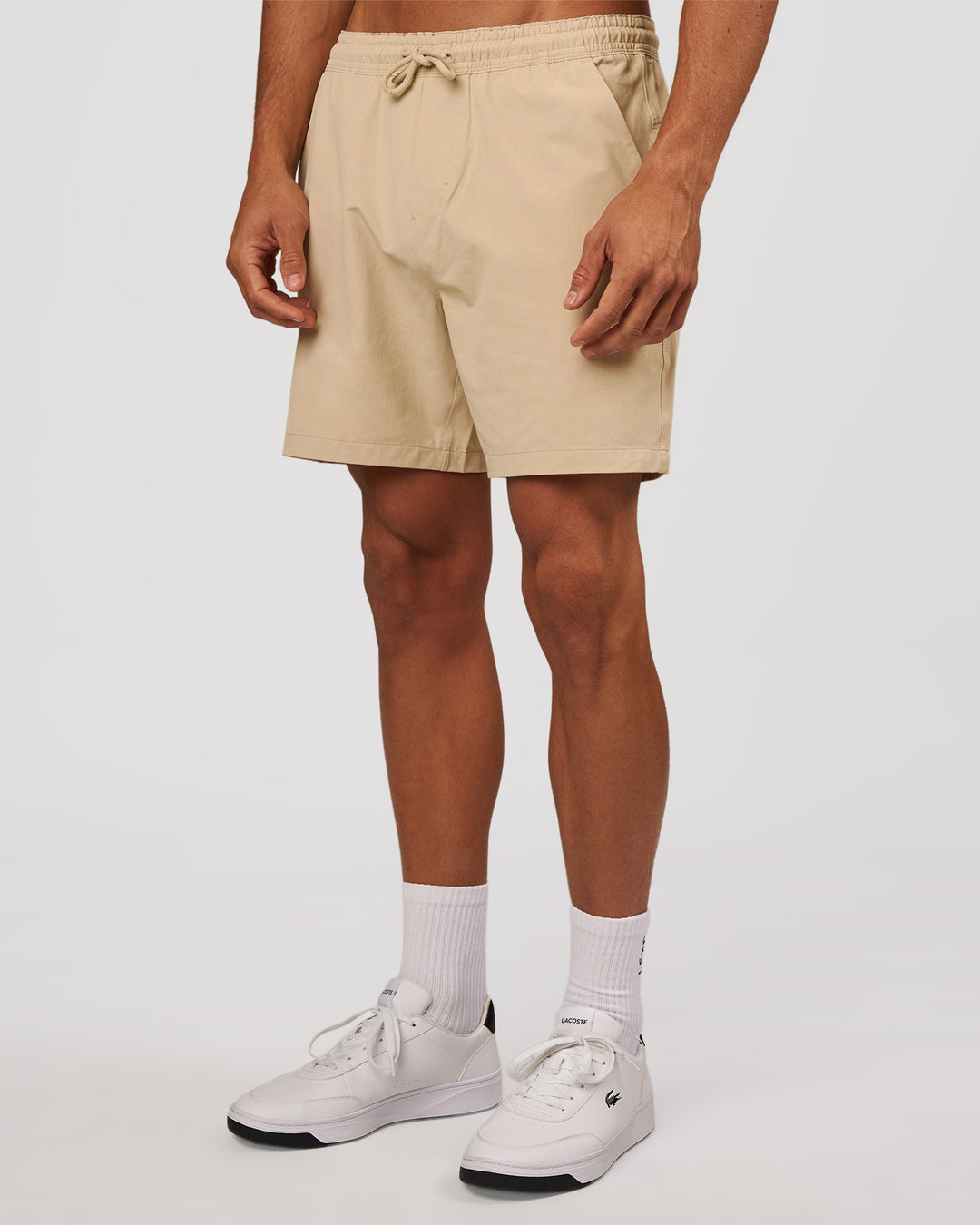 Man wearing Daily 7" Short 3.0 - Dunedust | Model:Albert | Size:M - view 6