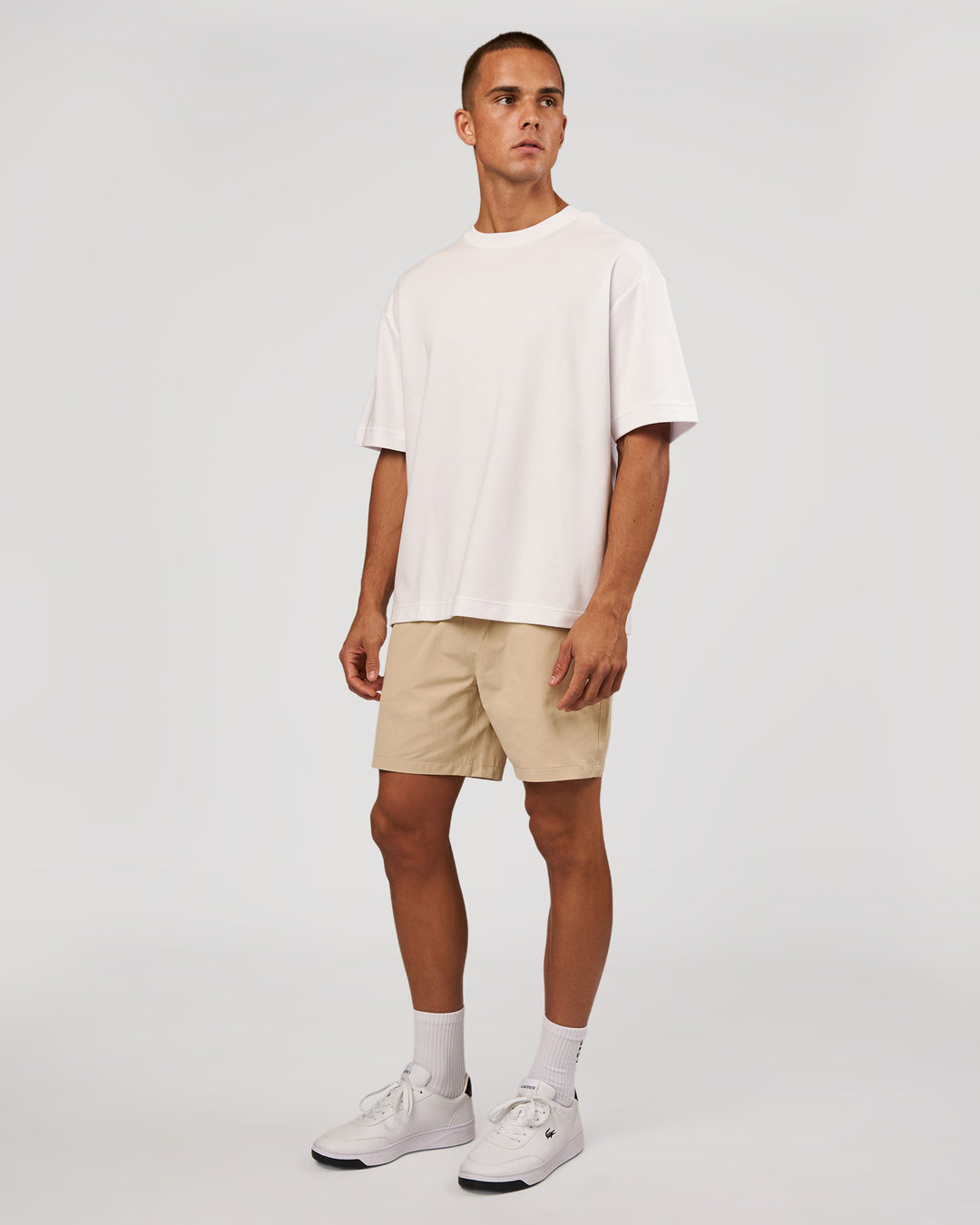 Man wearing Daily 7" Short 3.0 - Dunedust | Model:Albert | Size:M - view 7