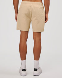 Man wearing Daily 7" Short 3.0 - Dunedust | Model:Albert | Size:M | Thumbnail Index: 2