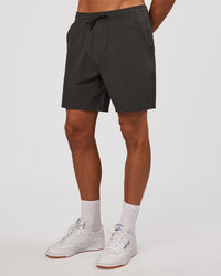 Man wearing Daily 7" Short 3.0 - Onyx | Model:Albert | Size:M | Thumbnail Index: 4