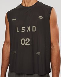 Man wearing Game Plan Boxy Tank - Onyx | Model:Albert | Size:M | Thumbnail Index: 9