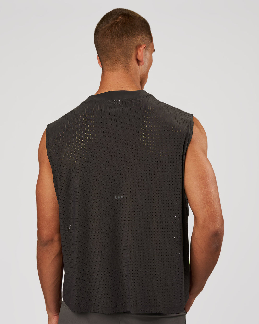 Man wearing Game Plan Boxy Tank - Onyx | Model:Albert | Size:M - view 9