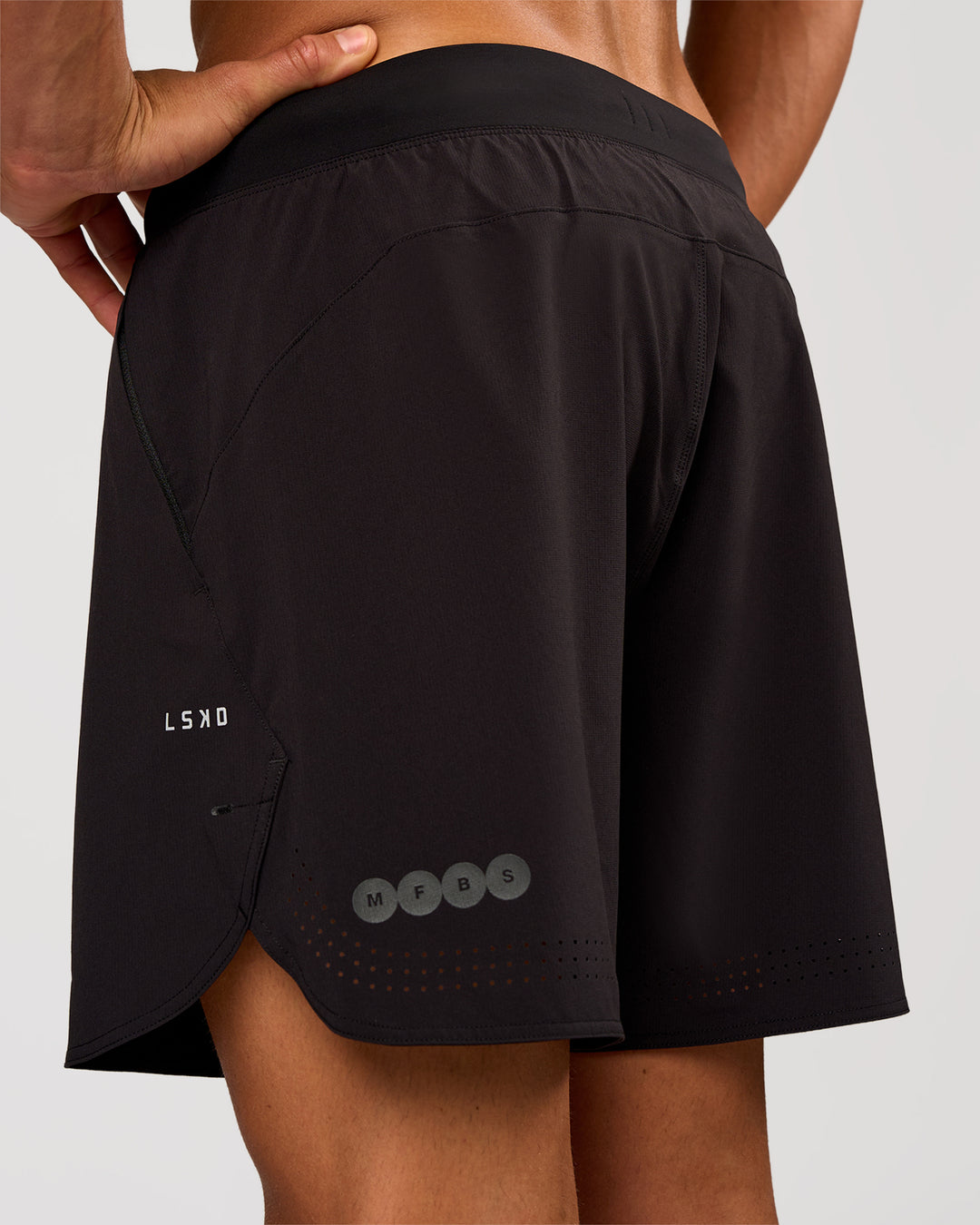 Man wearing Pace 5" Lined Running Short - Game Plan Black | Model:Albert | Size:M - view 4