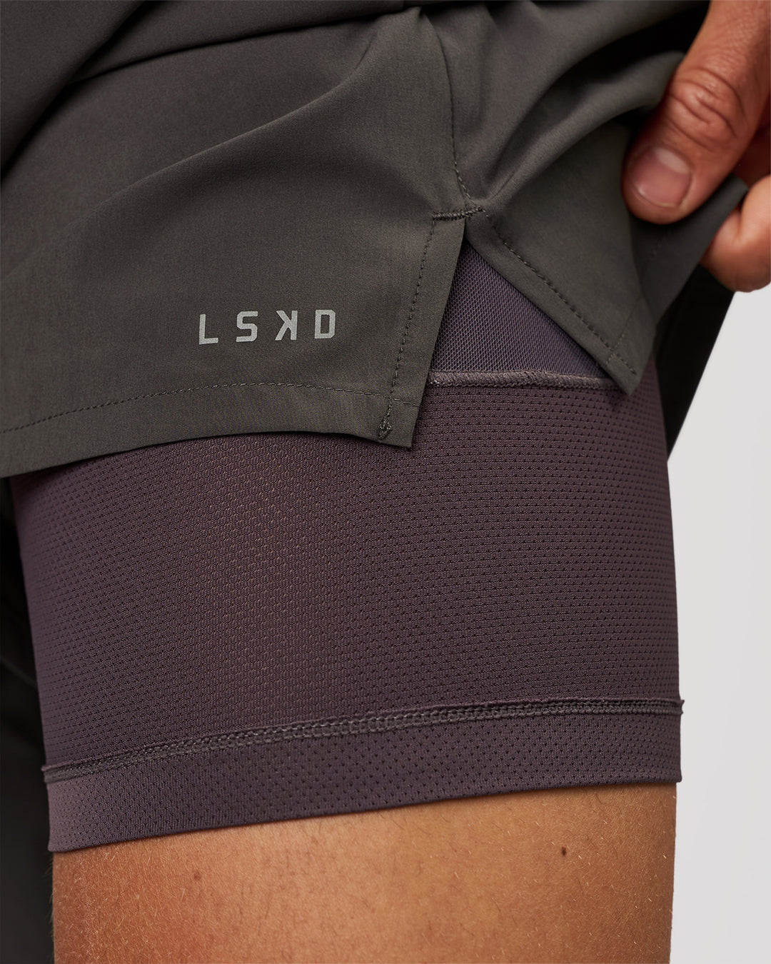 Man wearing Pace 7" Lined Running Short - Dark Storm | Model:Albert | Size:M - view 7