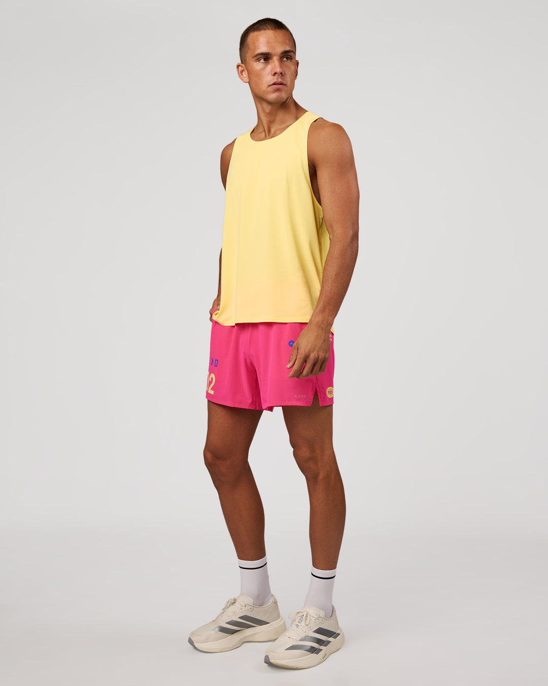 Man wearing Pace Running Tank 3.0  - Lemon | Model:Albert | Size:M - view 6