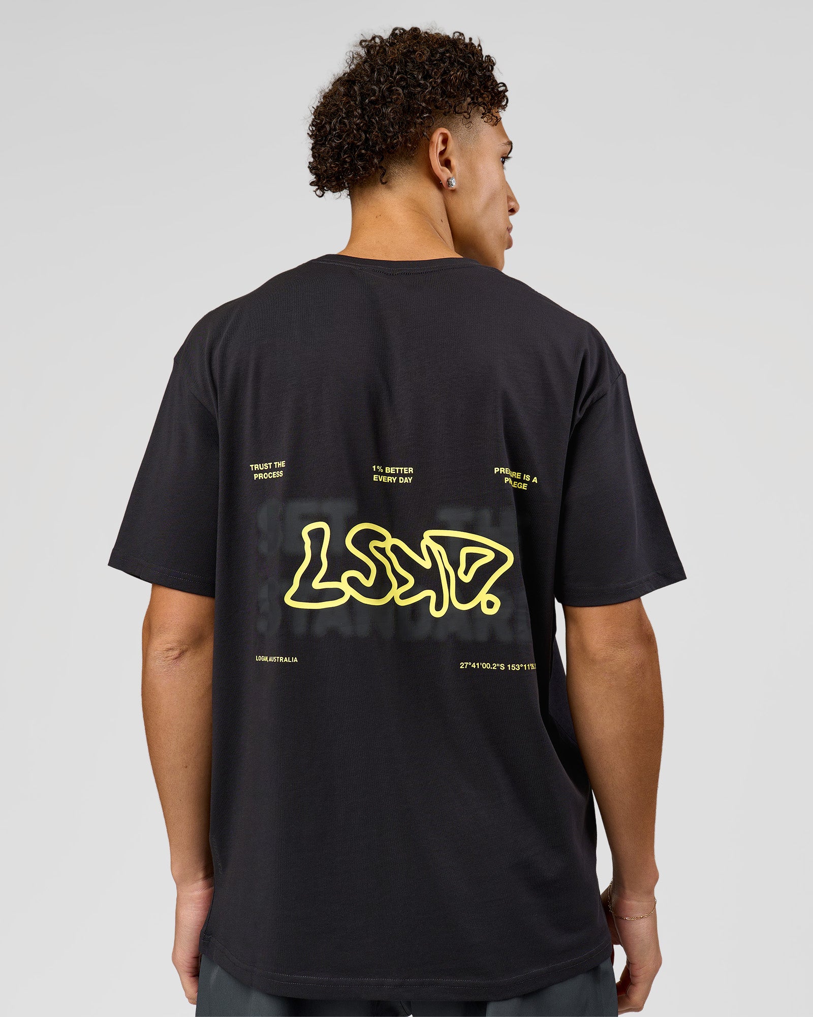 Tシャツ　SHORT Benchmark FLXCotton Oversized Tee - Onyx-Yellow Fizz | LSKD