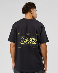 Man wearing Benchmark FLXCotton Oversized Tee - Onyx-Yellow Fizz | Model:Leandro | Size:M | Thumbnail Index: 6