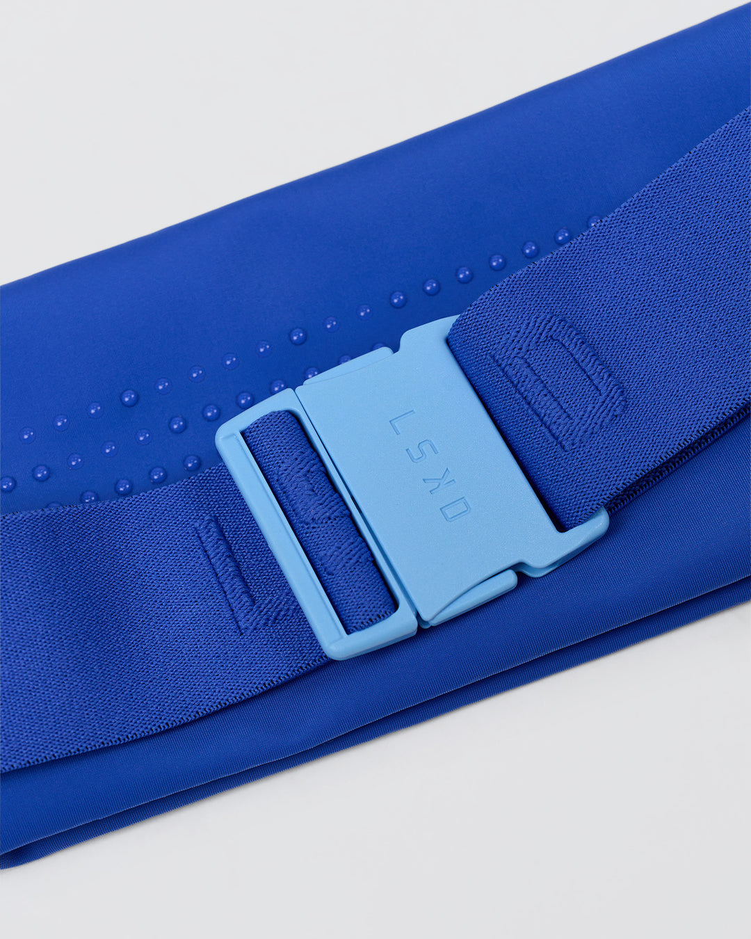 Studio image of Accelerate Run Belt - Power Cobalt-Open Air - view 5