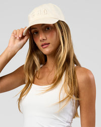 Woman wearing Daily Cap - Vaporous Gray | Model:Cap | Size:DAILY | Thumbnail Index: 1