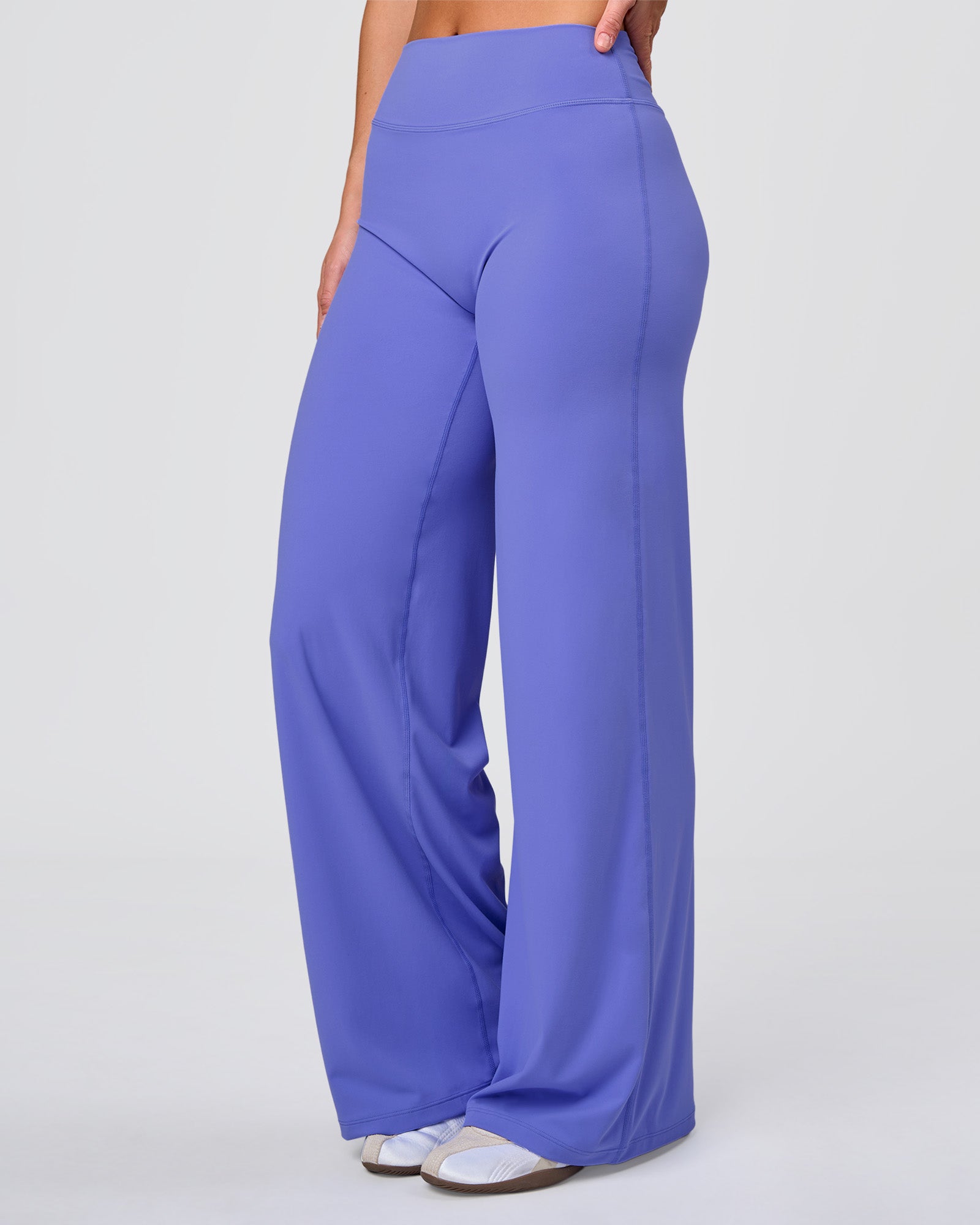 Woman wearing Elixir High-Rise Pant - Bluebell | Model:Amity | Size:S