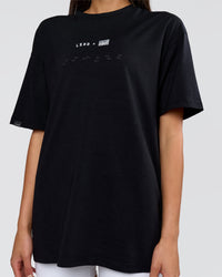Woman wearing Deadly Runners Run Club FLXCotton Oversize Tee - Black | Model:Bella | Size:S | Thumbnail Index: 17