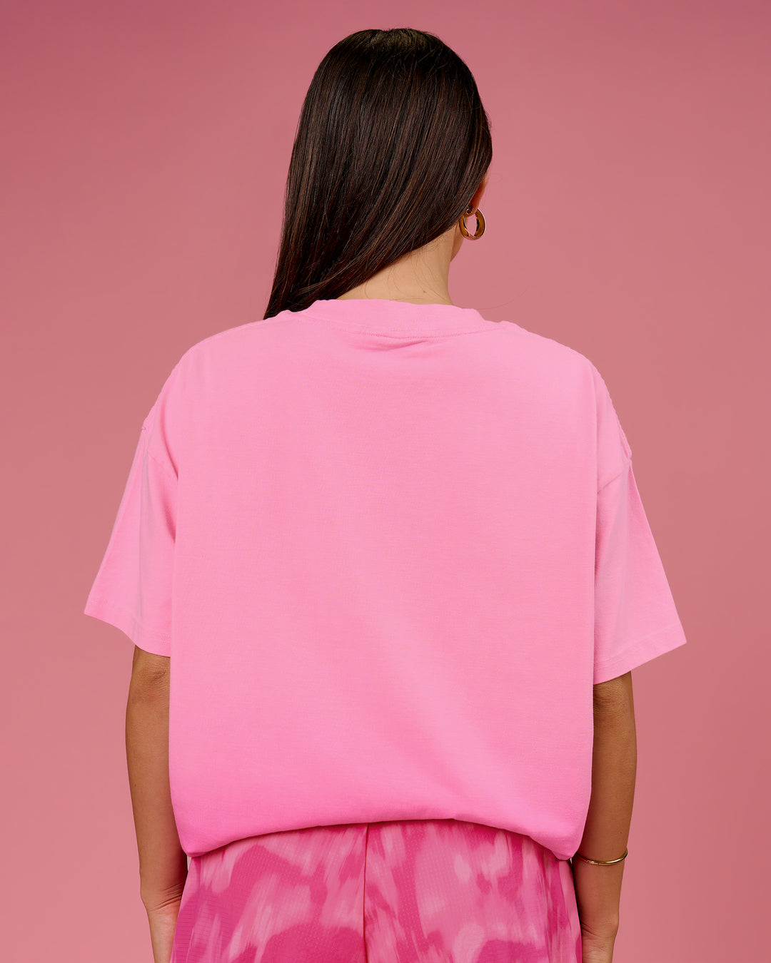 Woman wearing BCAM Ombre Heavyweight FLXCotton Oversized Tee  - Pink Rose-Ultra Pink | Model:Bianca | Size:S - view 6
