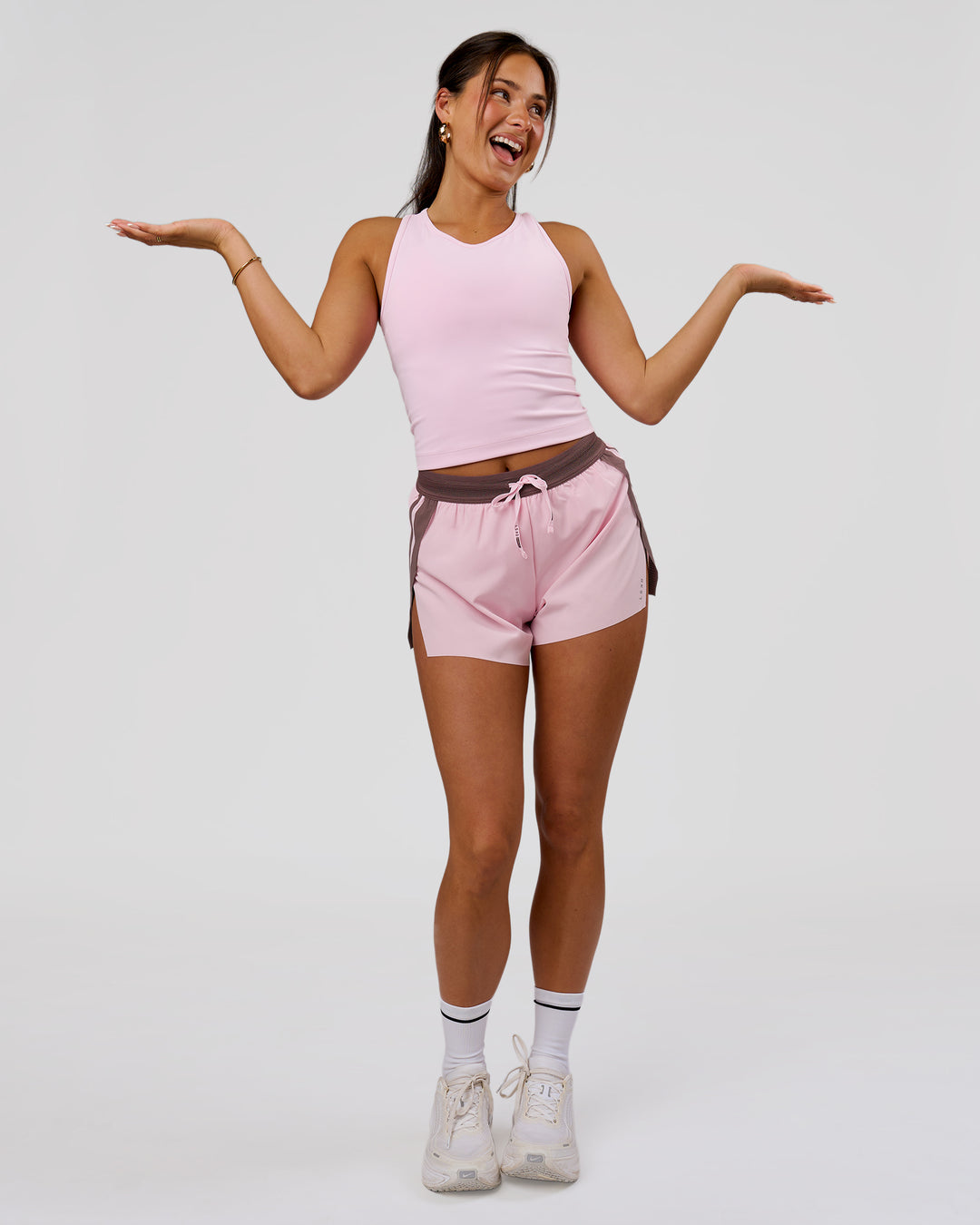 Woman wearing Flow Performance Tank 2.0 - Marshmallow | Model:Bianca | Size:S - view 6